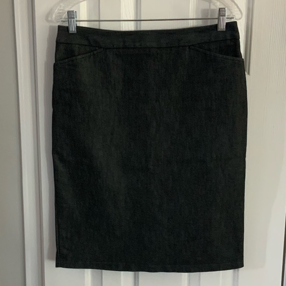 Chaus Skirt Size 6